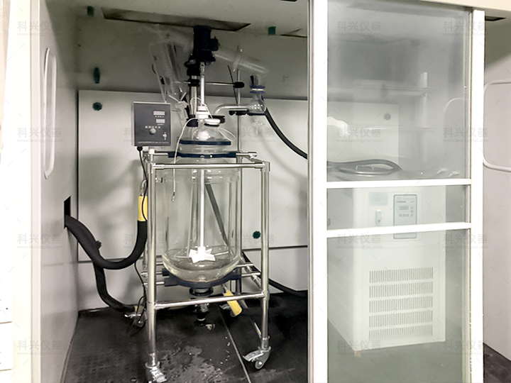 上?？婆d儀器與某公司合作