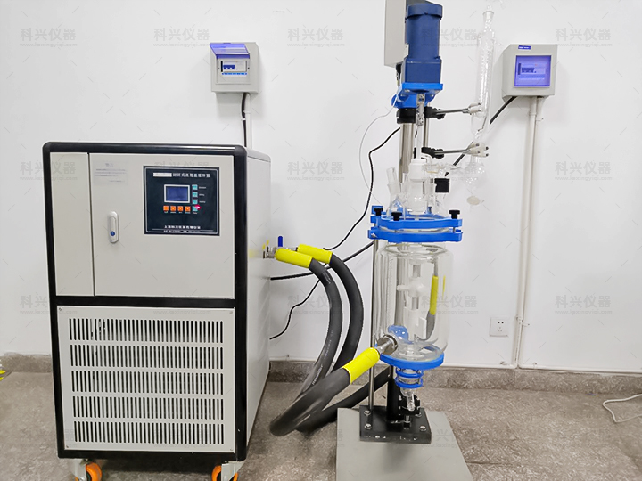 上?？婆d儀器與四川某大學(xué)合作現場(chǎng)